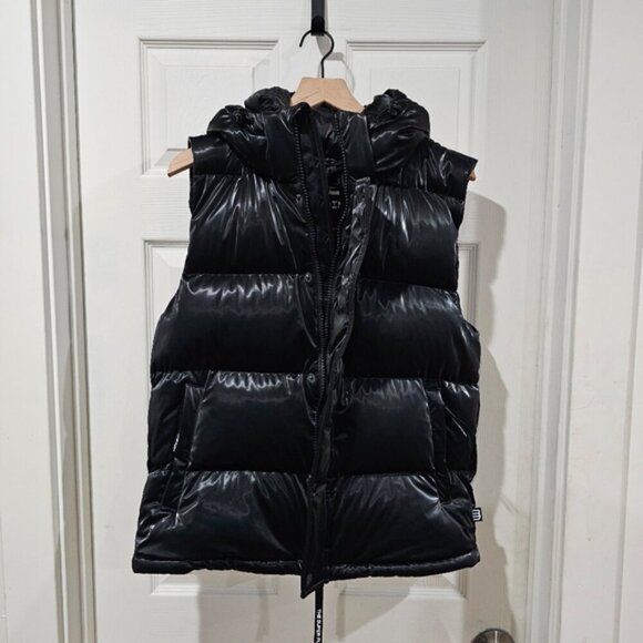 Aritzia the super puff™ vest - Picture 8 of 16